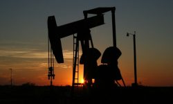 Precio del petróleo WTI cae tras anuncio de recortes voluntarios de la OPEP+