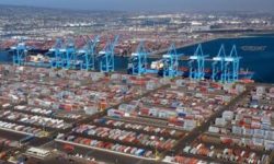 EEUU: Amenaza de huelga en los puertos de la costa este lleva a los transportistas a planificar cambios