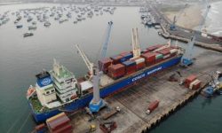 Ecuador: Firman adenda de renegociación del Puerto de Manta para mejorar sus condiciones de operación